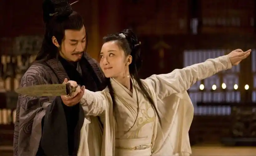 看了关之琳,刘亦菲演的她,我终于明白她的死为何令项羽英雄气短_虞姬