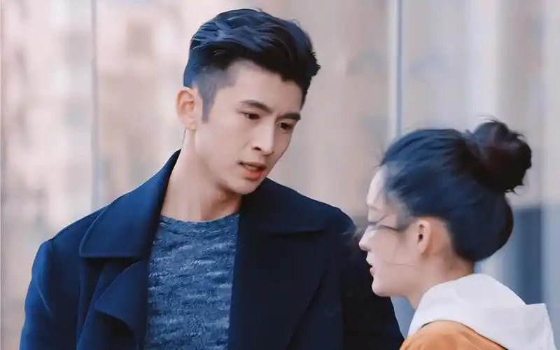 【张云龙|李沁】细节就是邵峥嵘再生气都会在上车的时候护住杜晓苏的