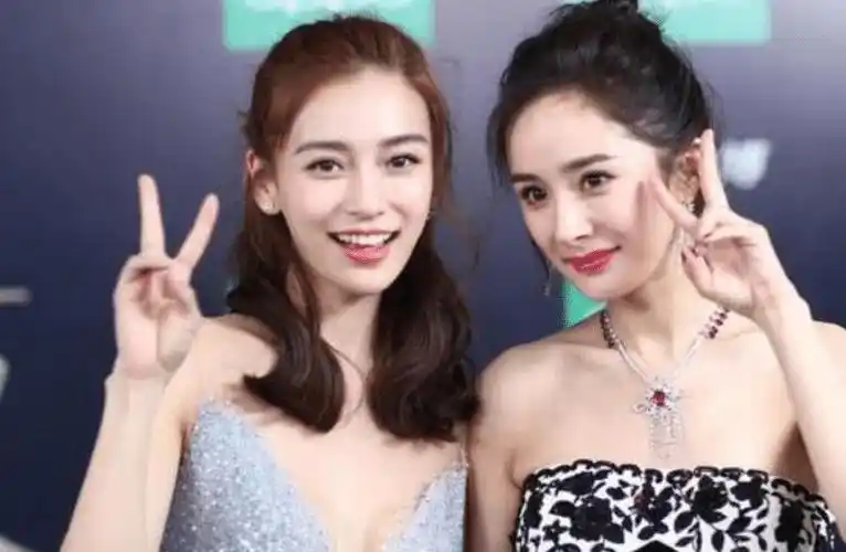 杨颖为《摩天大楼》发心酸长文,杨幂回复引粉丝热议!真感情装不出