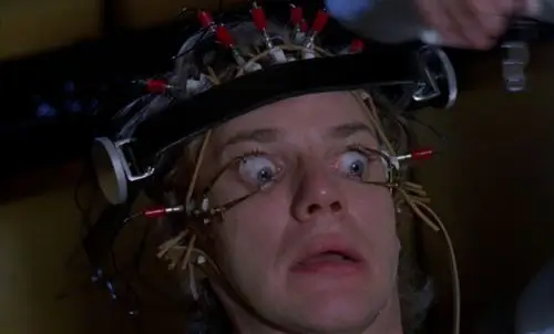 《发条橙》,那些在教化场里被装上发条的人们,现在痊愈了么?