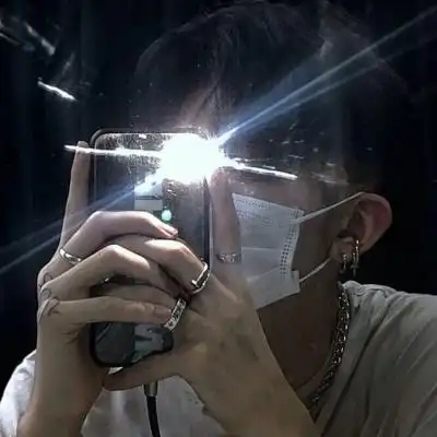 暗色系低调高冷孤独感男生头像