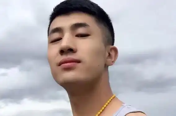 仙洋是因为强奸罪进去的,在2019年10月的时候,沈阳东陵浑南公安发布