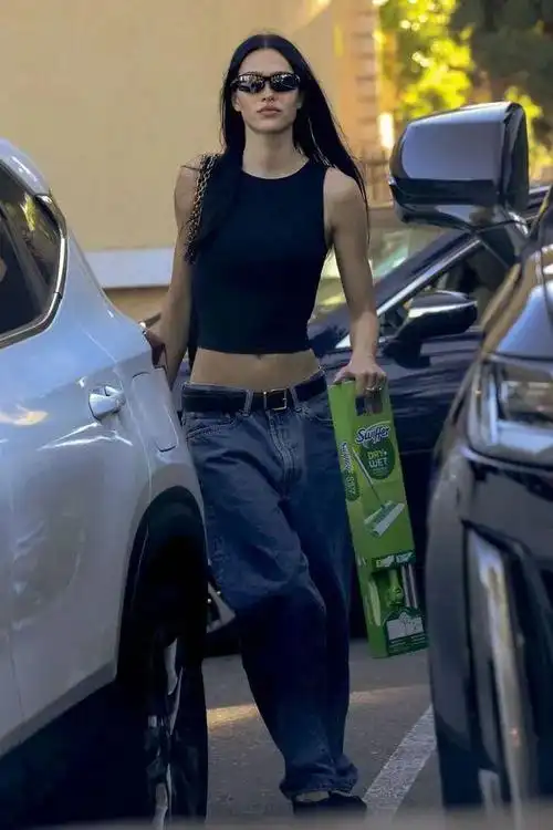 t恤|上衣|低腰裤|贝雷帽|李孝利_网易订阅