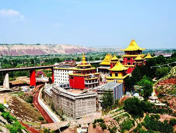 p>红城寺,又名御令宝塔寺,位于甘肃省临夏州永靖