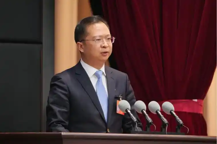 巫溪县第十八届人民代表大会第一次会议闭幕 巫溪县委书记李卫东出席