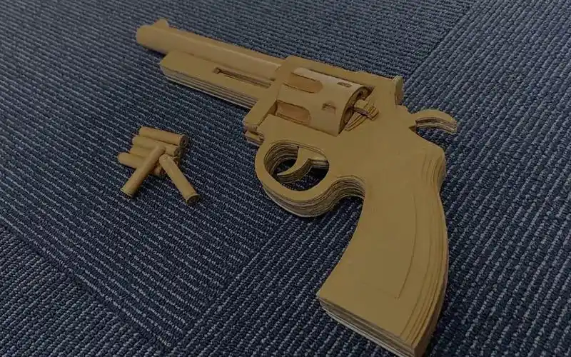 纸板左轮手枪diy