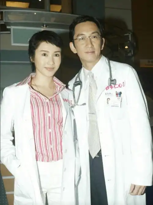 是香港#香港  电视广播有限公司出品的电视剧,为《妙手仁心》系列的第