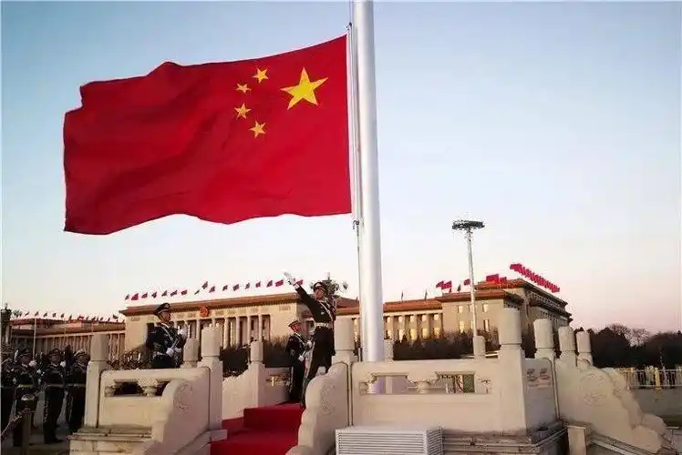 燃爆了!帅炸了!追定了!_中国解放军