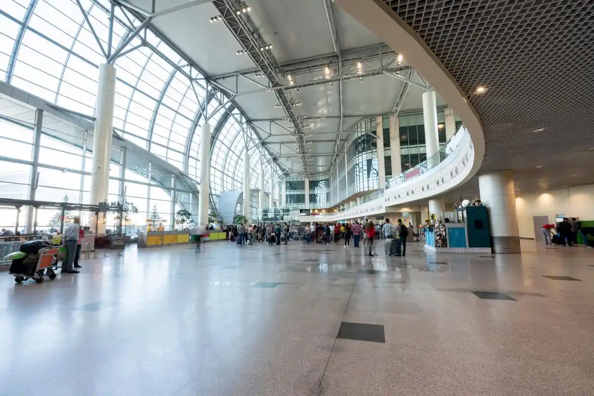 能否把重庆江北机场的t1和t2航站楼拆了,改成高铁站呢?