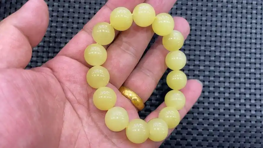 新疆和田玉#精品和田玉黄口料鸡油黄手串