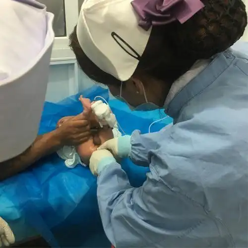 (3)灌肠液:温度25-30 ℃的生理盐水500～1 000 ml,小儿按每公斤体重