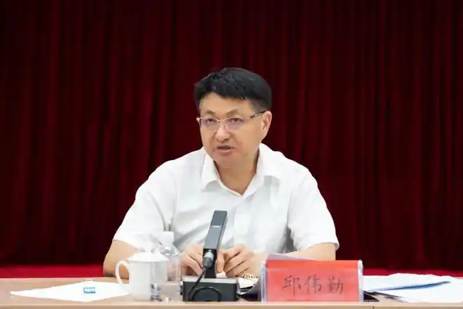 邱伟勤要求,要盘活低效闲置厂房用地,实现"腾笼换鸟";要鼓励现有企业