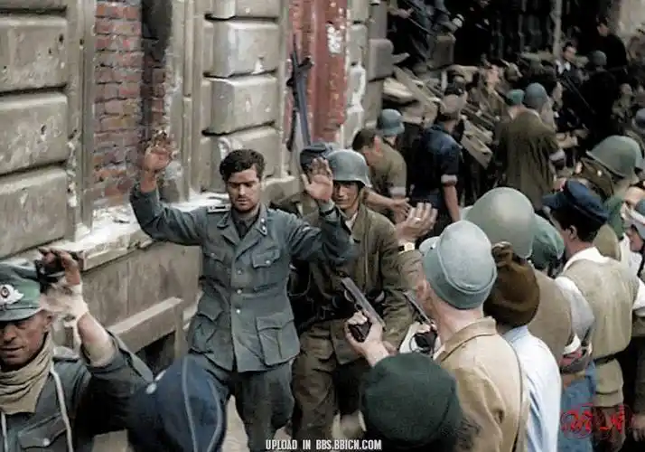 历史老照片1944年的华沙起义