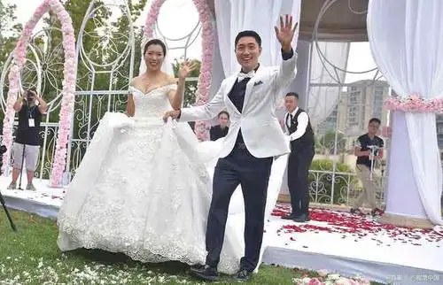 确实有缘分孔令辉跟刘诗雯之间可以化干戈为玉帛