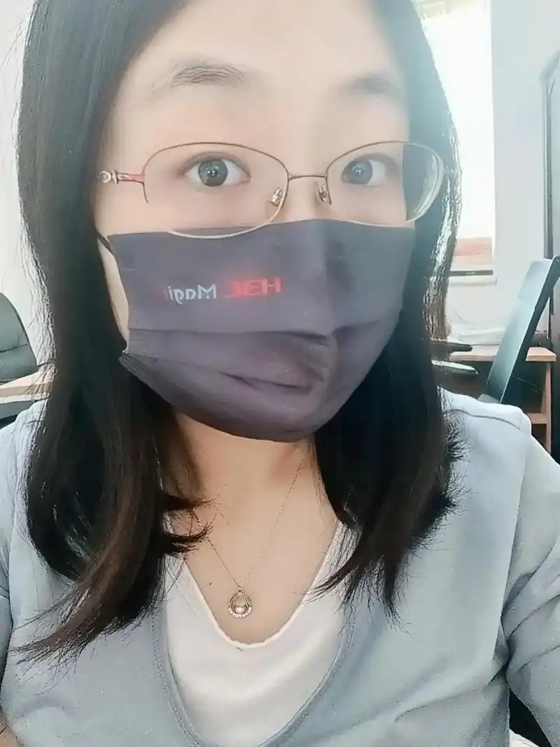 前几天表妹给我介绍了一个男的,他身高180,体重80公斤,年龄1980年的