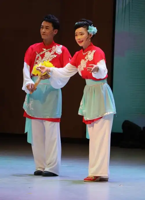 梨树二人转《鎏金锁》:红色题材剧目体现爱国情怀