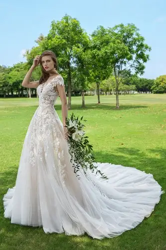 全国挚爱一生婚纱仙女馆-deven大拖尾-中国婚博会官网