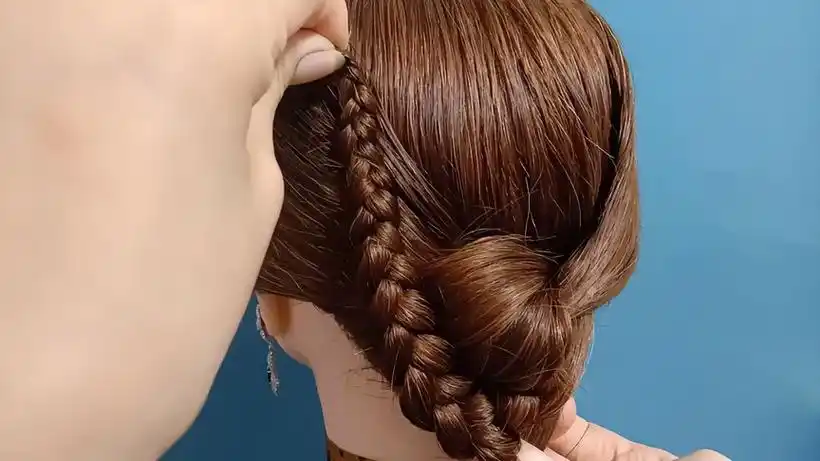 妈妈婆婆都适合的好看盘发,简单优雅又有气质,动手学起来-时尚视频