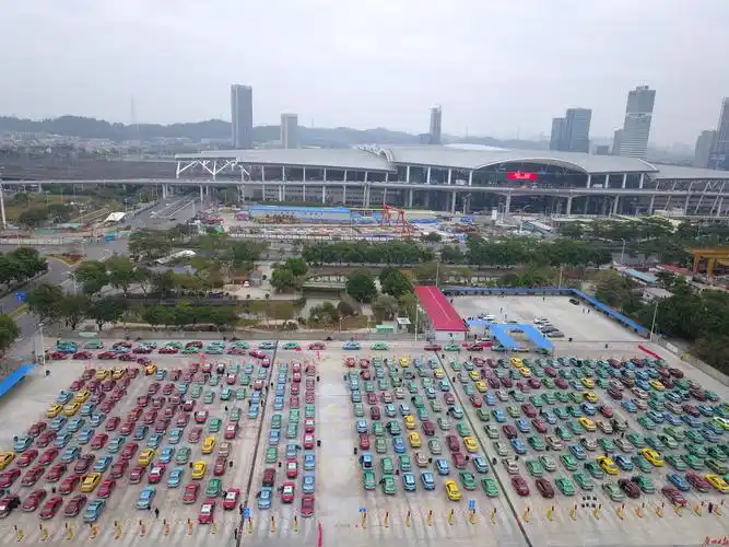 广州南站露天停车场