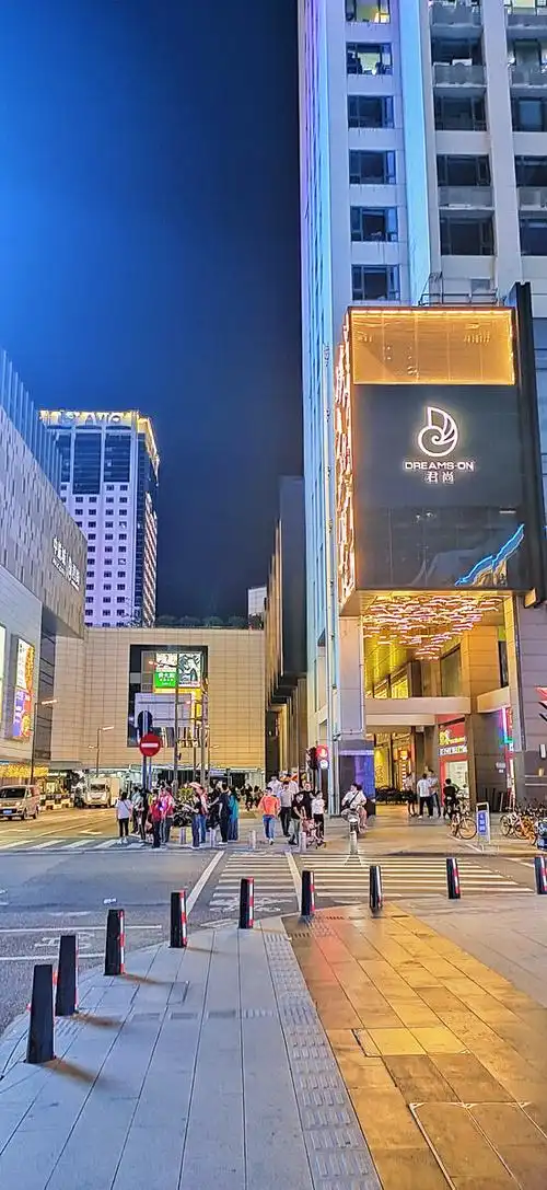 深圳华强北步行街夜景