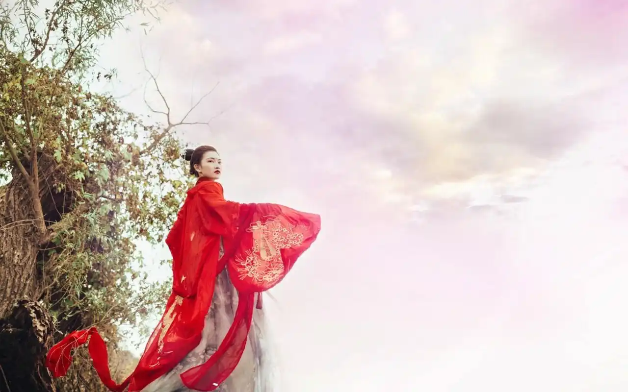 性感红衣古装美女高清桌面壁纸