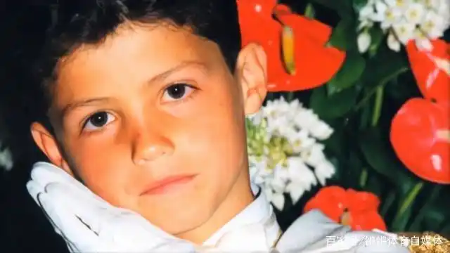 图集|c罗的成长经历,从男孩到男人