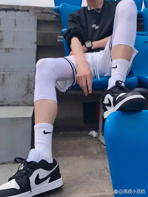 男人的白丝[亲亲][亲亲]