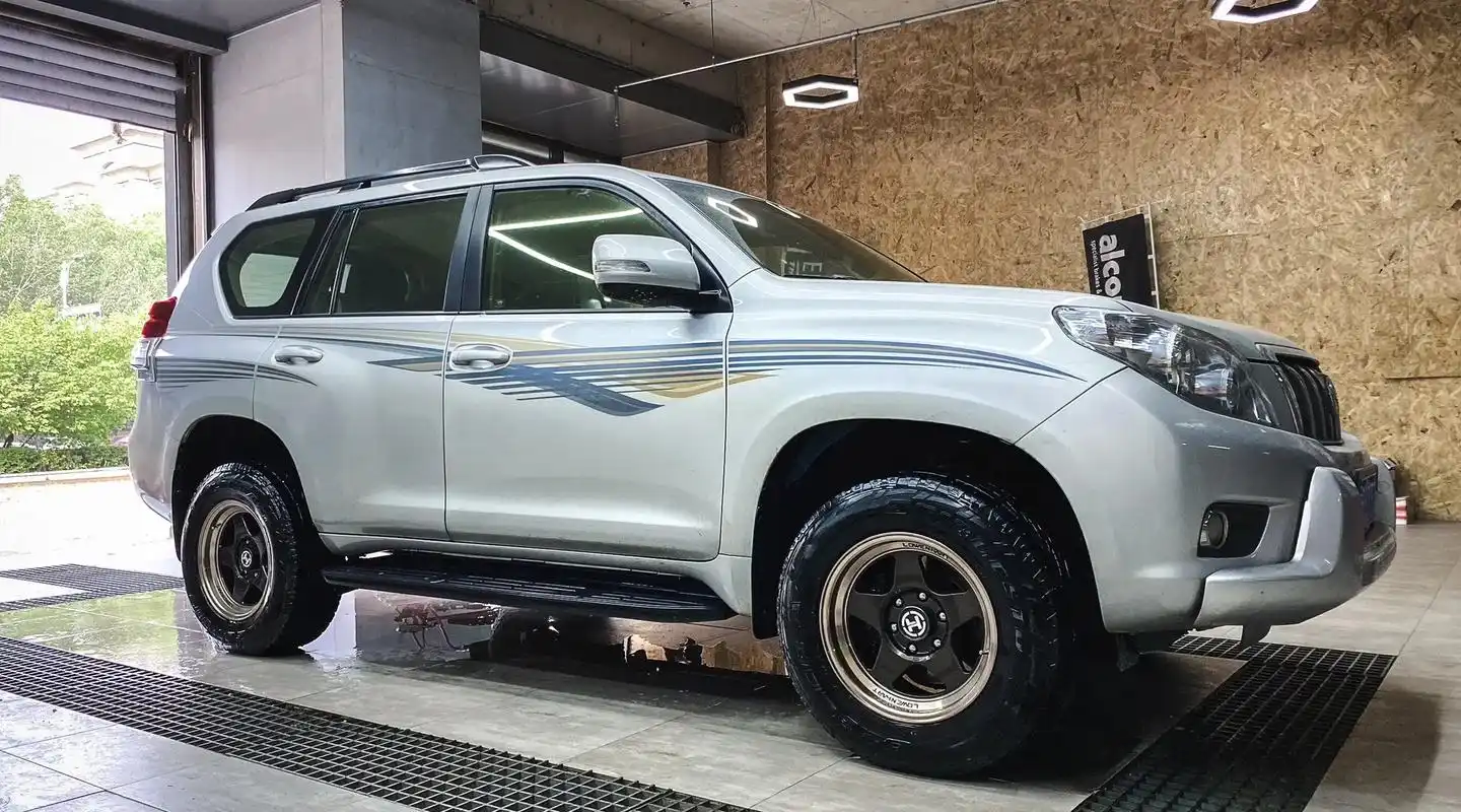 丰田霸道轮毂升级作业