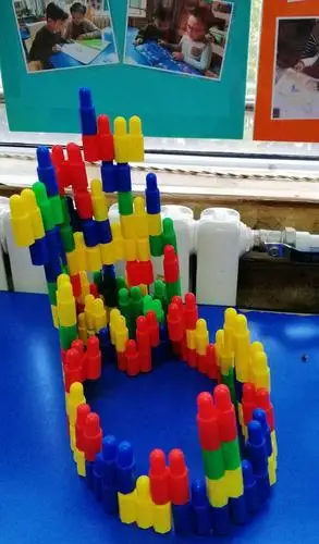 巧手拼插 构建梦中王国