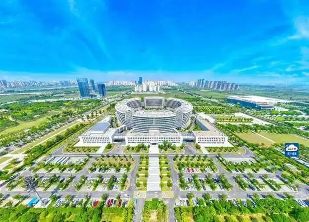 安排东津新区公共服务设施建设项目,主要包括以下内容:新建襄阳五中