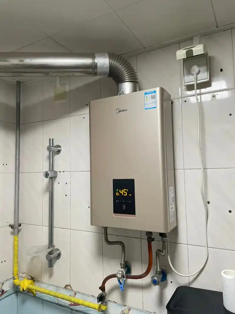 专业维修安装各大品牌热水器,万和,林内,能率,百 - 抖音