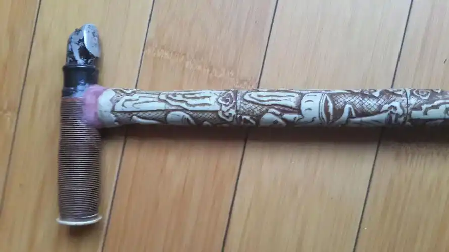 拐杖材质鉴定,象牙白色,不知是何材质?