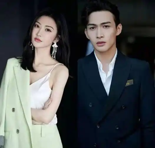 原创助攻景甜张彬彬谭松韵问男方你想跟谁一起看月亮爬上来暗示答案是