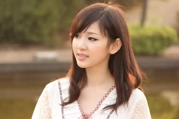 用ps通道快速抠出人物毛发效果的通道抠图教程