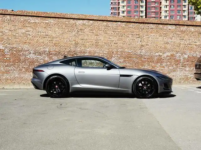 英伦品质原装进口双门小跑车实拍捷豹ftype