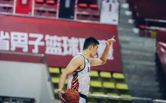 他是金融界最能打的球员?|cuba|浙商银行|男篮|孙伟心_网易订阅
