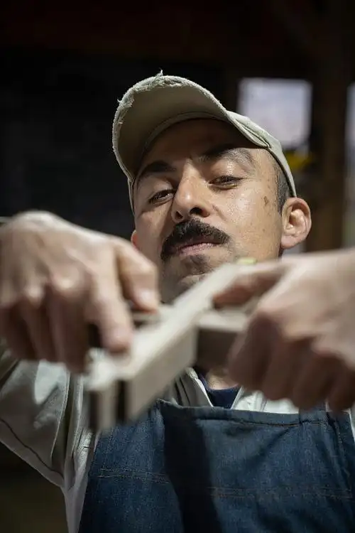 工作室里的木工工作图片下载