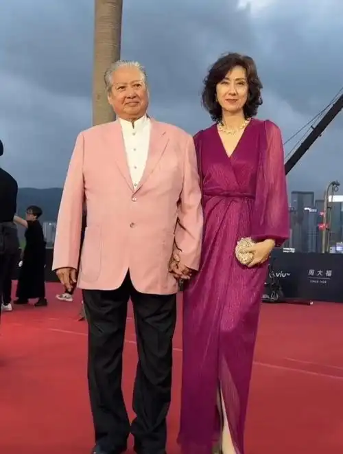 洪金宝妻子高丽虹,曾是港姐冠军,年轻时比李嘉欣还美