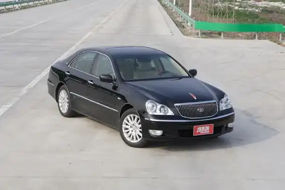 一汽红旗hq3正面45度外观