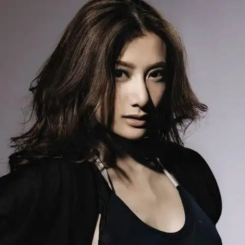 你发现了吗这几位女星都是蒜头鼻