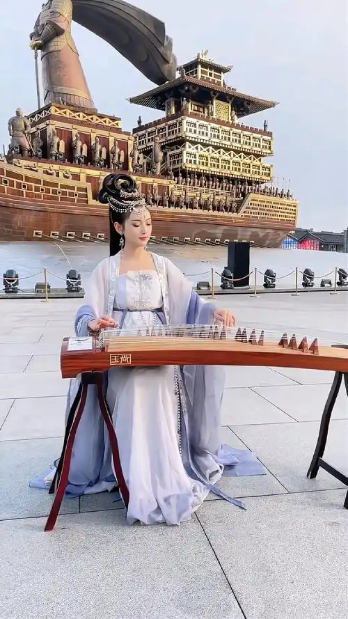 古筝美女,演奏《可可托海的牧羊人》,太好了!-度小视