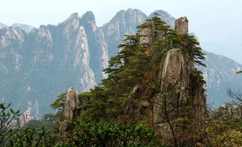 崇山峻岭自强不息于贤娇摄