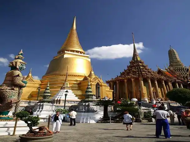 p data-id="gnx0vslika">老挝玉佛寺是澜沧王国的赛塔提腊国王于1565