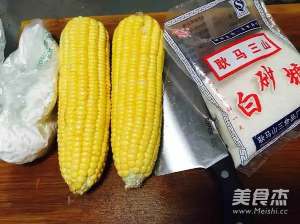 步骤1展开全部辅料玉米淀粉100克低筋面粉50克糯米粉50克玉米油300