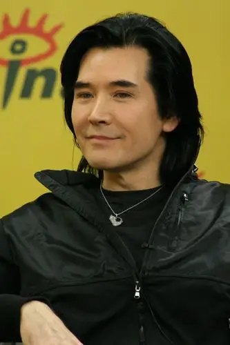 图文:费翔独家做客聊新歌mv--电眼依然迷人