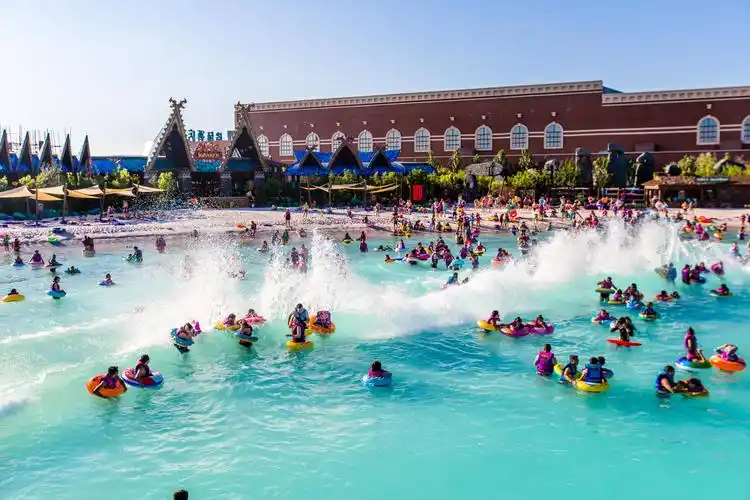 波塞冬旅游度假区"酷爽巨浪狂欢节"正式启动,开启冰城夏日狂欢!