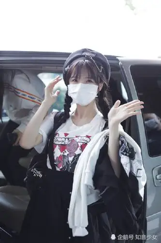 谢安然居然是从150斤瘦到现在的90斤的,我有一瞬间被激励到!