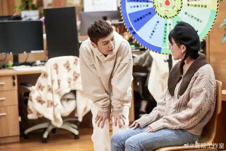 深情对视好羡慕小姐姐