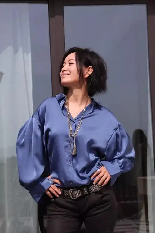 51岁斯琴格日乐近照曝光~依然30岁一样那么美!