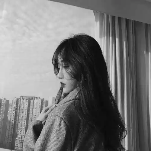 黑白女生头像高冷,等得辛苦,却不辜负_高冷_头像_女生